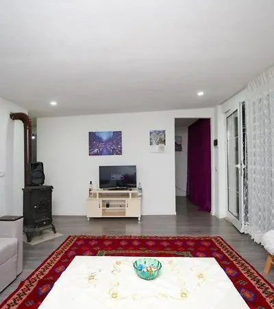 Entire Niku With Beautiful Garden * Vlorë