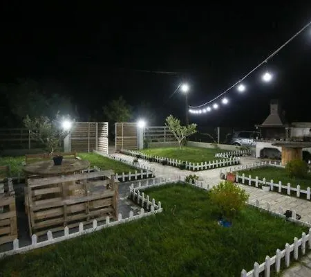 Entire Niku With Beautiful Garden *